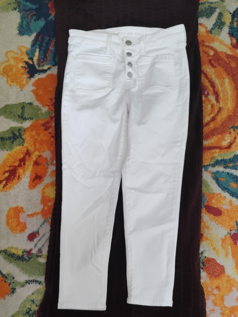 American Eagle Outfitters White Stretch Jeans, Button Up, Size 8 Short